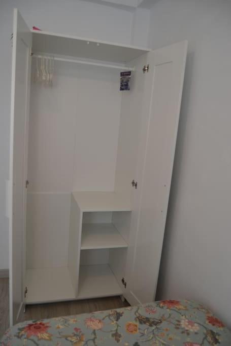 Cozy And Well Connected Apartment Севілья Екстер'єр фото