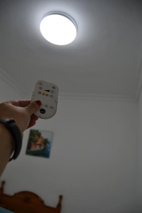 Cozy And Well Connected Apartment Севілья Екстер'єр фото