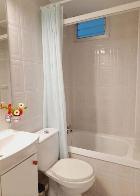 Cozy And Well Connected Apartment Севілья Екстер'єр фото